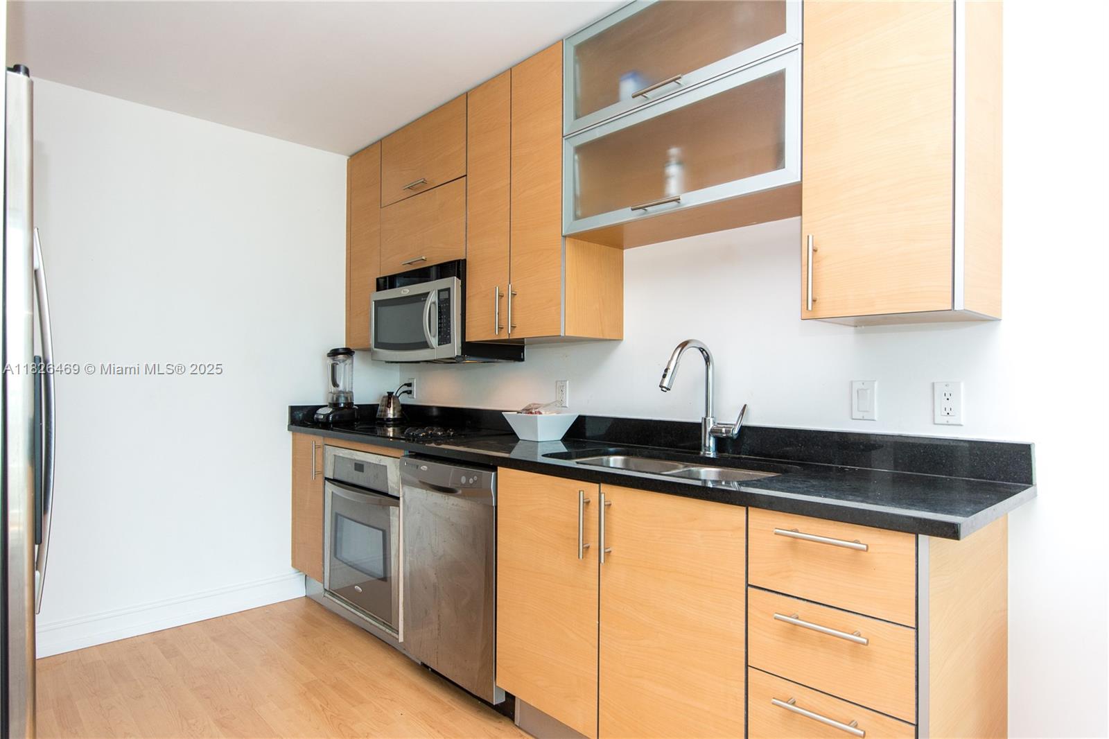 image Infinity At Brickell Cond3
