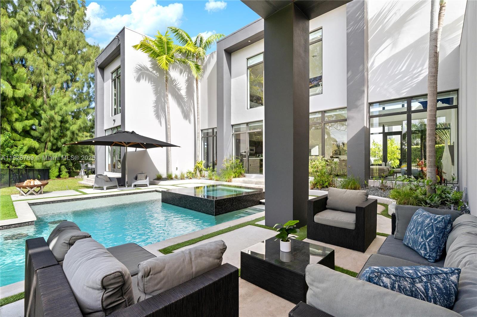 1009 NE 104th St Miami Shores, FL 33138