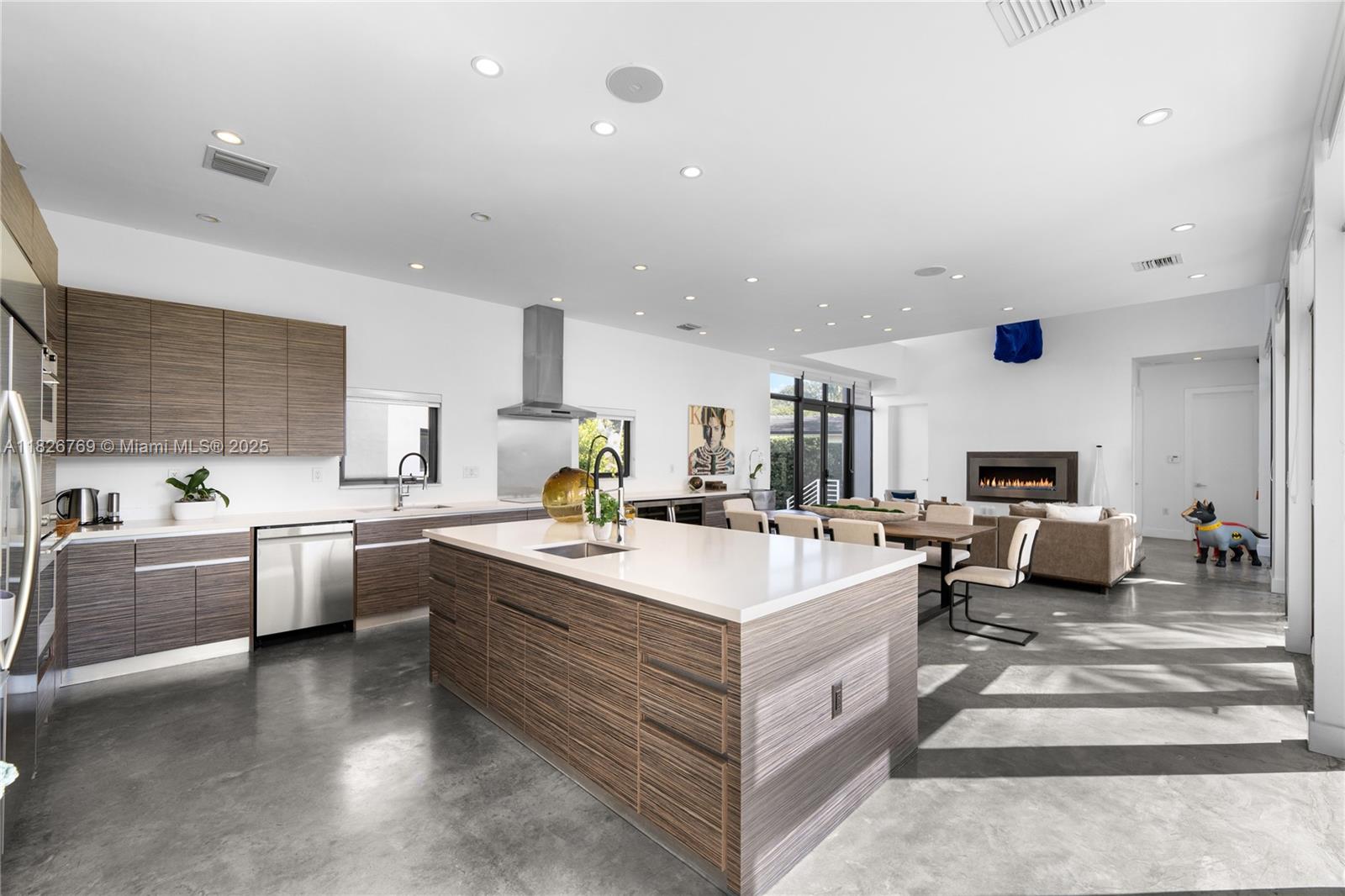 1009 NE 104th St Miami Shores, FL 33138