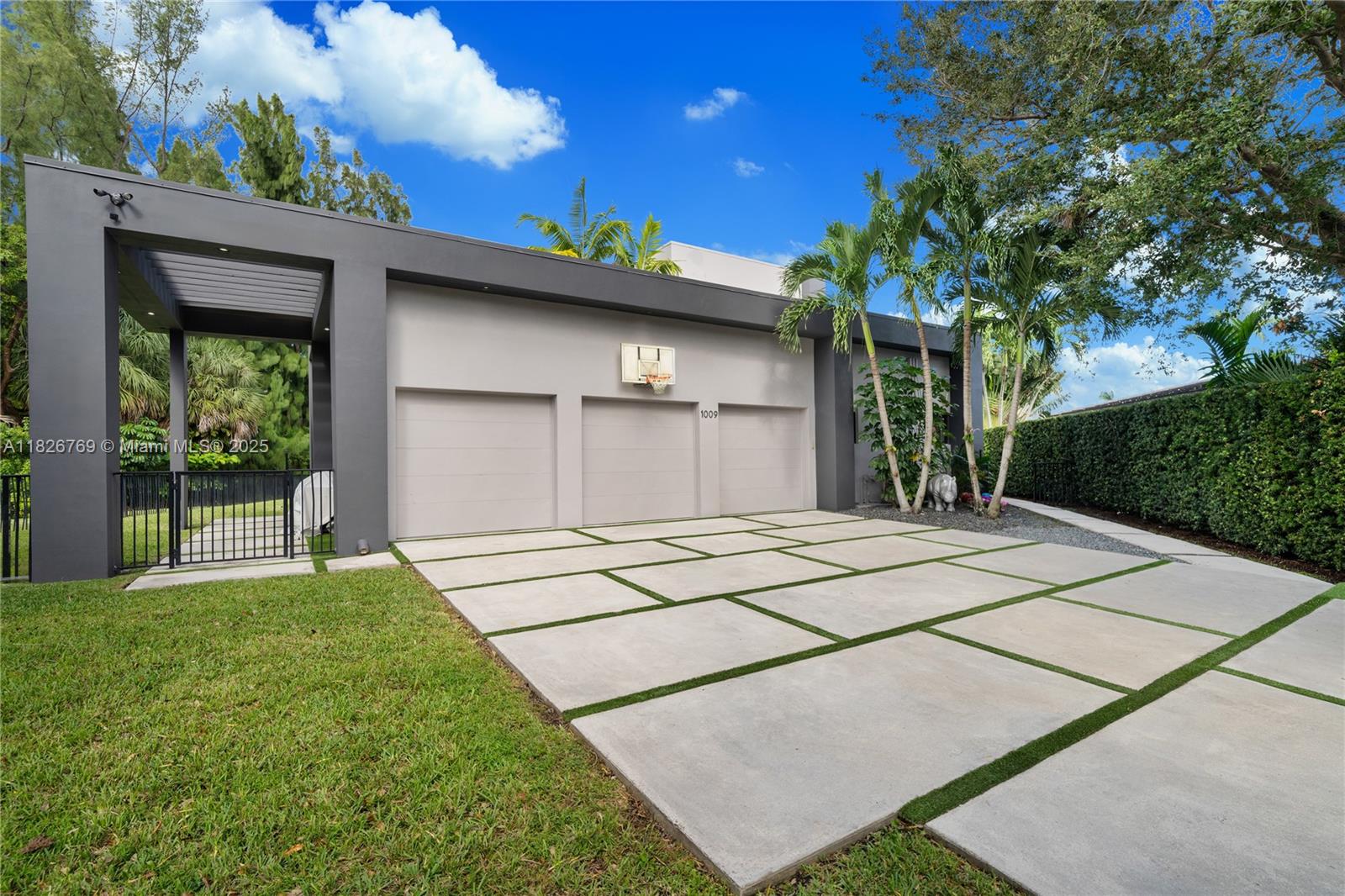 1009 NE 104th St Miami Shores, FL 33138