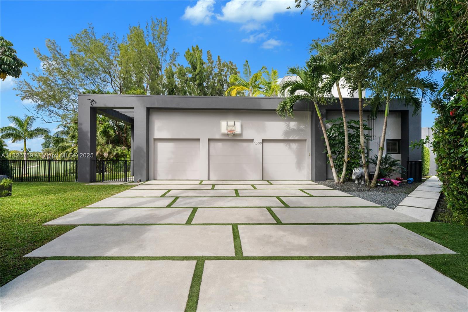 1009 NE 104th St Miami Shores, FL 33138