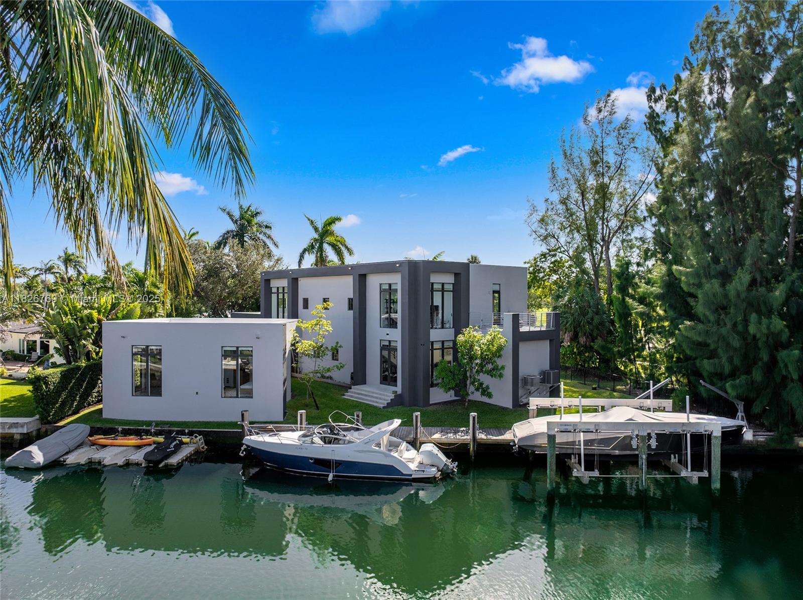 1009 NE 104th St Miami Shores, FL 33138