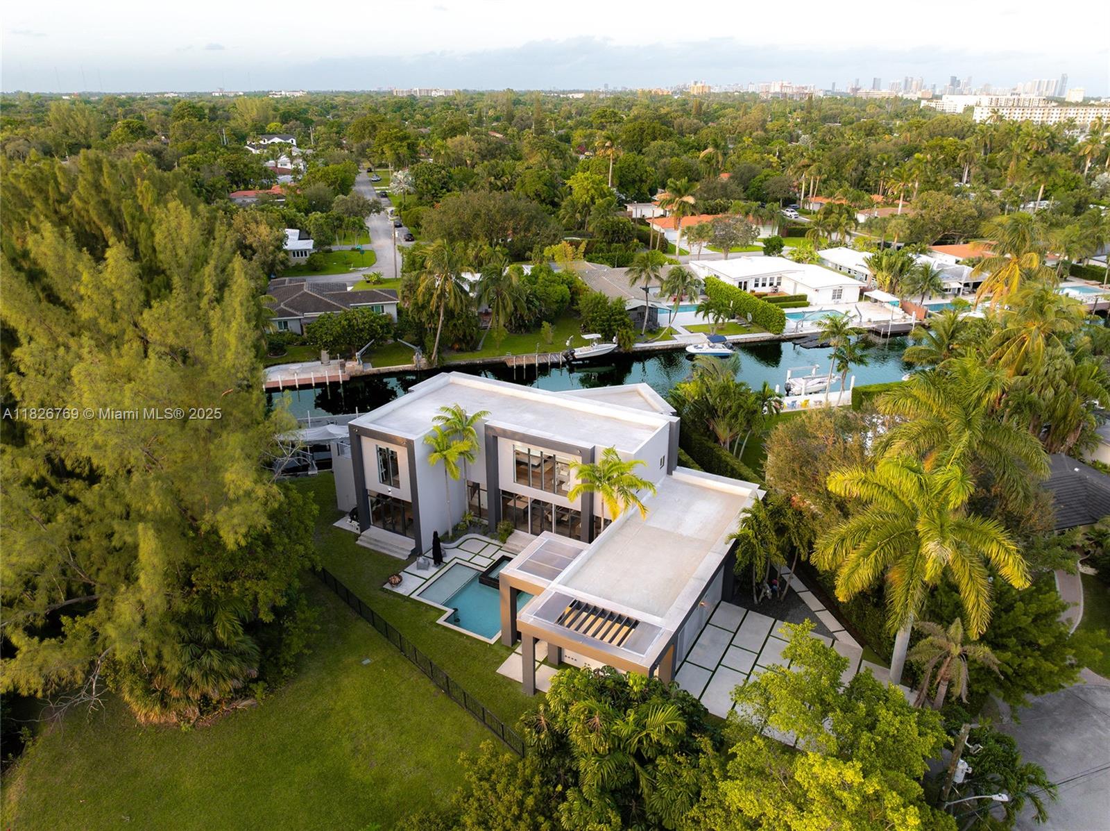 1009 NE 104th St Miami Shores, FL 33138