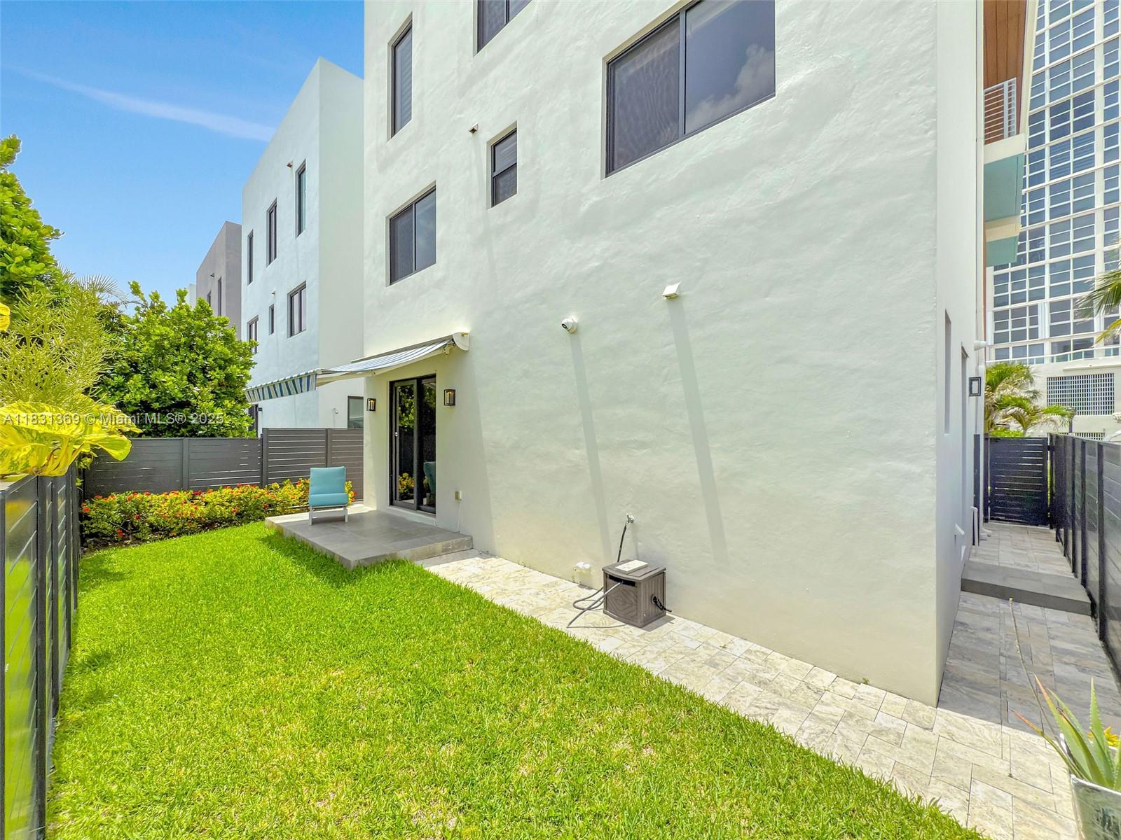 324 Balboa St Hollywood, FL 33019