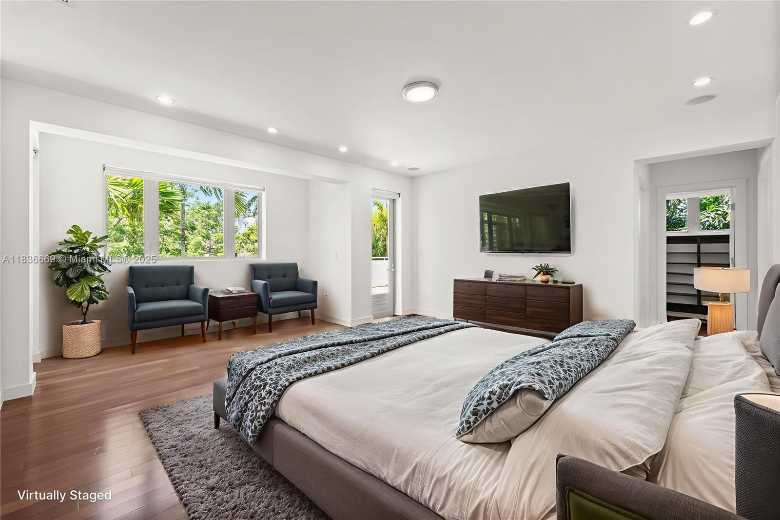 5625 N Bay Rd Miami Beach, FL 33140