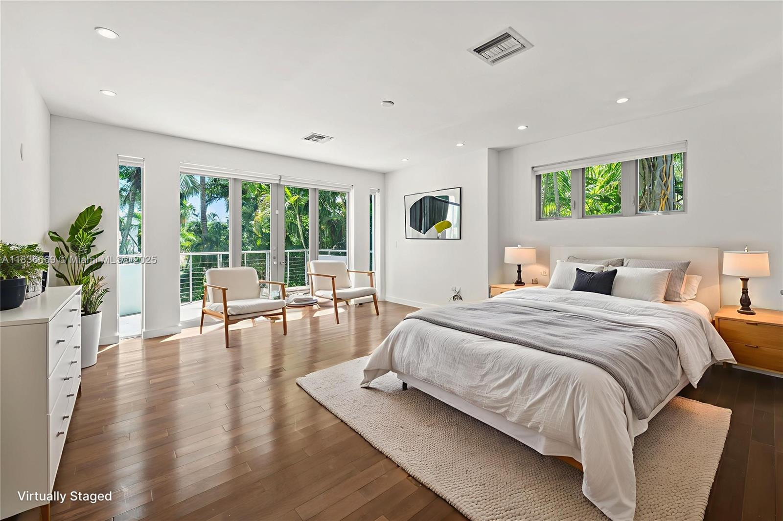 5625 N Bay Rd Miami Beach, FL 33140