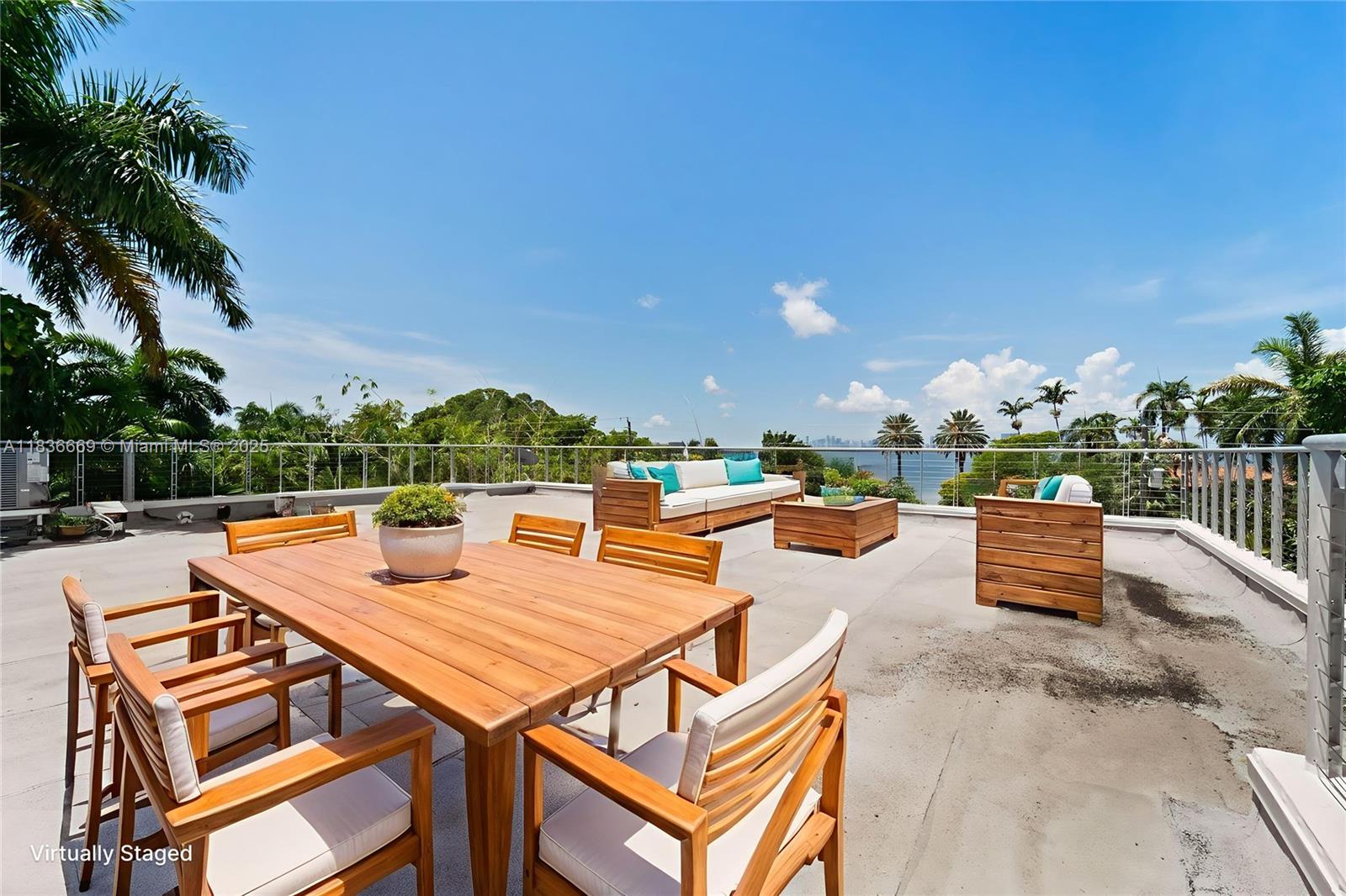 5625 N Bay Rd Miami Beach, FL 33140