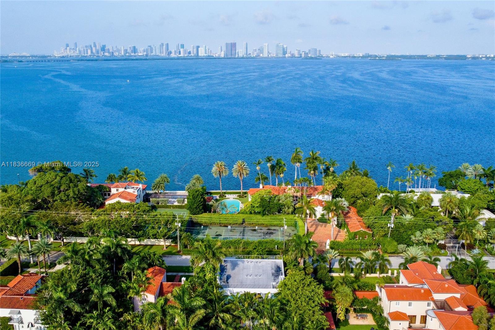 5625 N Bay Rd Miami Beach, FL 33140