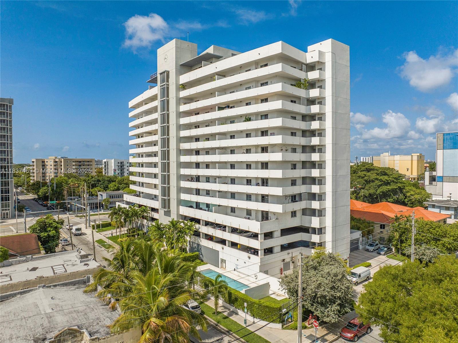 36 NW 6th Ave #701
