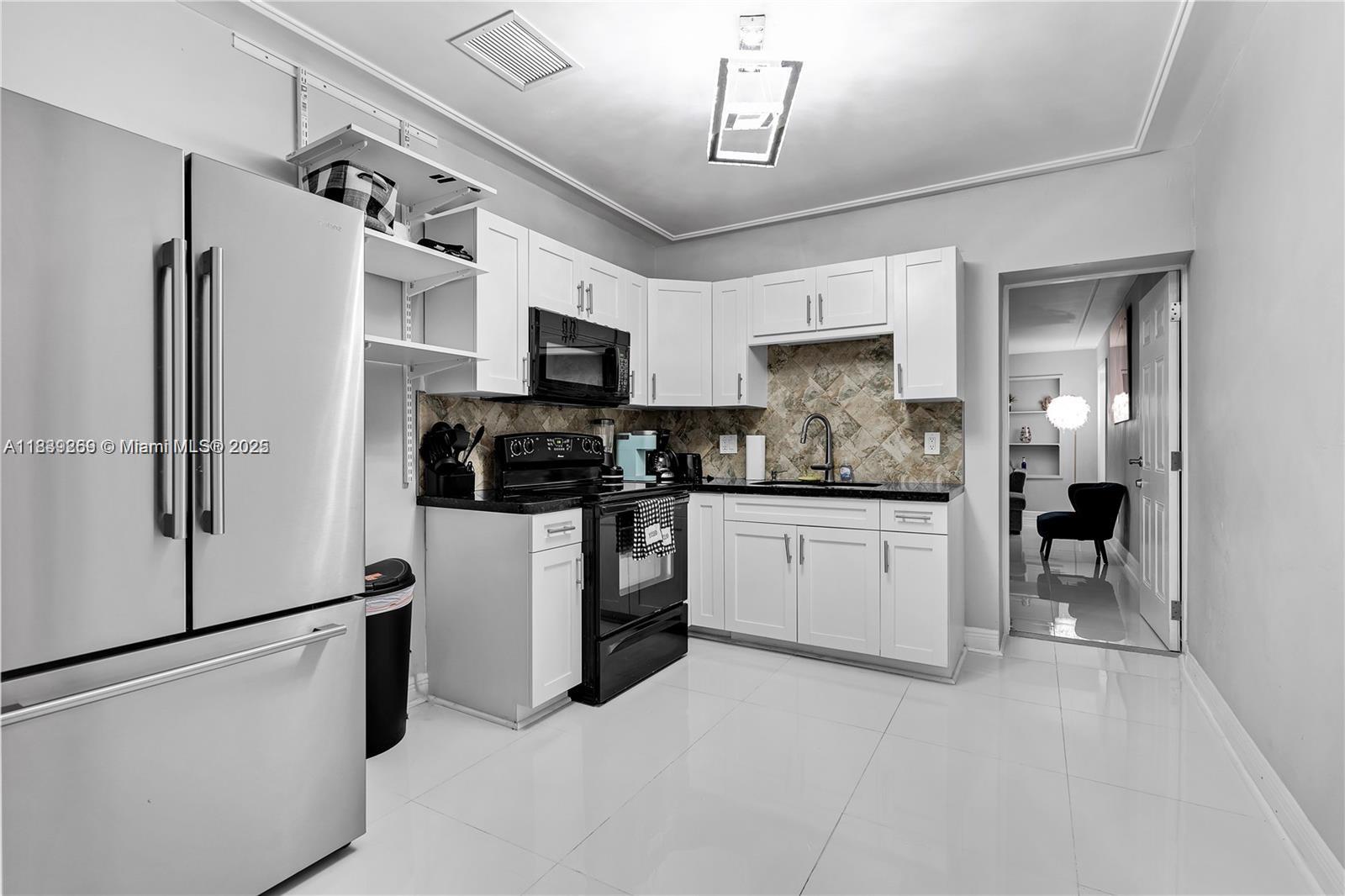 1761 SW 14th St Miami, FL 33145