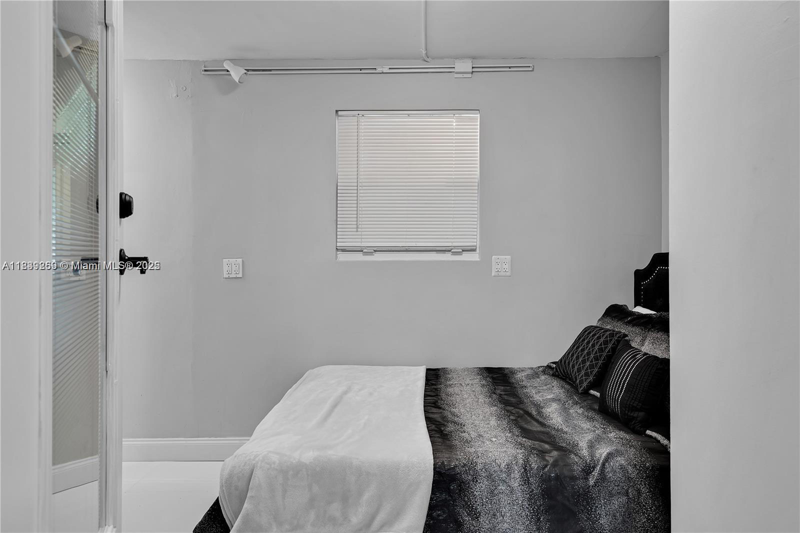 1761 SW 14th St Miami, FL 33145