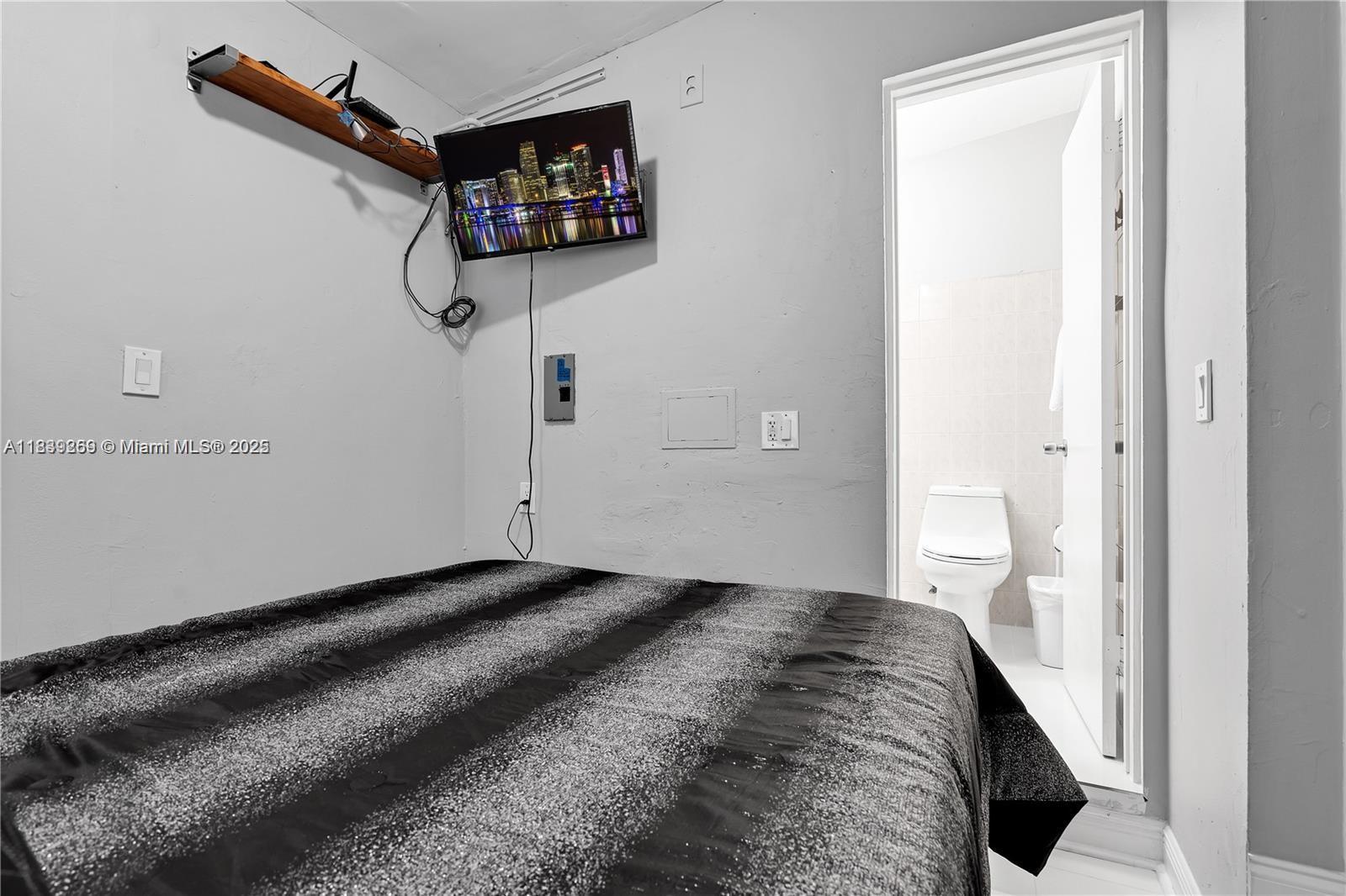 1761 SW 14th St Miami, FL 33145