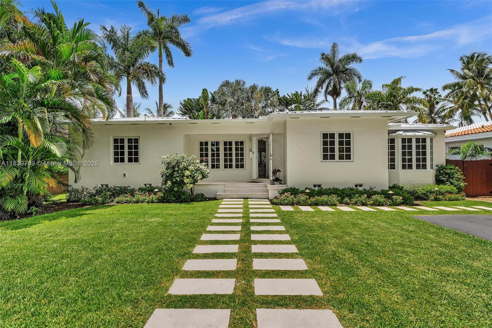 924 Belle Meade Is Dr Miami, FL 33138 924 Belle Meade Is Dr Miami, FL 33138