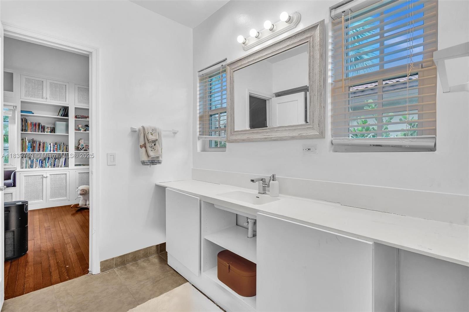 924 Belle Meade Is Dr Miami, FL 33138 924 Belle Meade Is Dr Miami, FL 33138