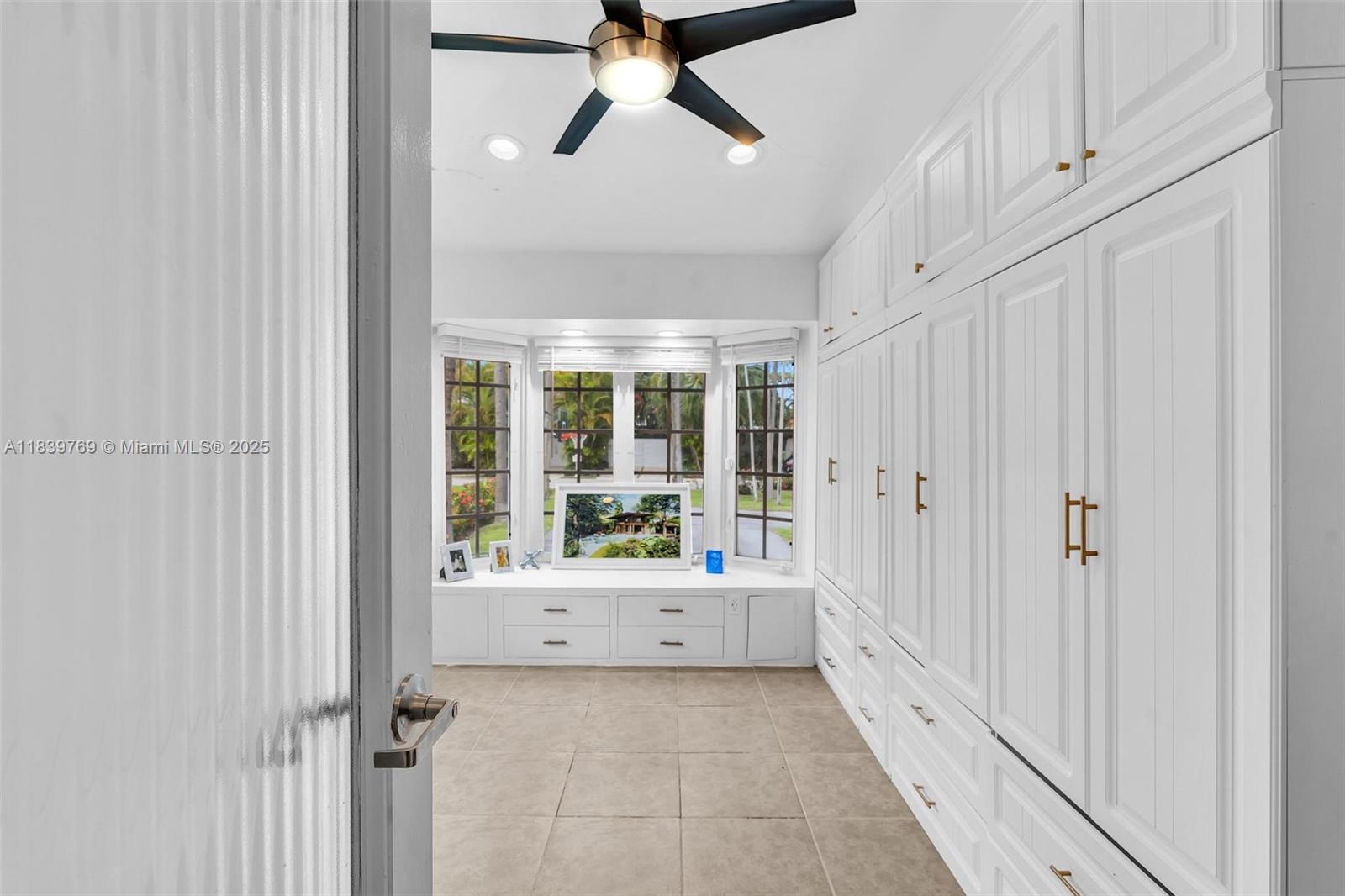 924 Belle Meade Is Dr Miami, FL 33138 924 Belle Meade Is Dr Miami, FL 33138
