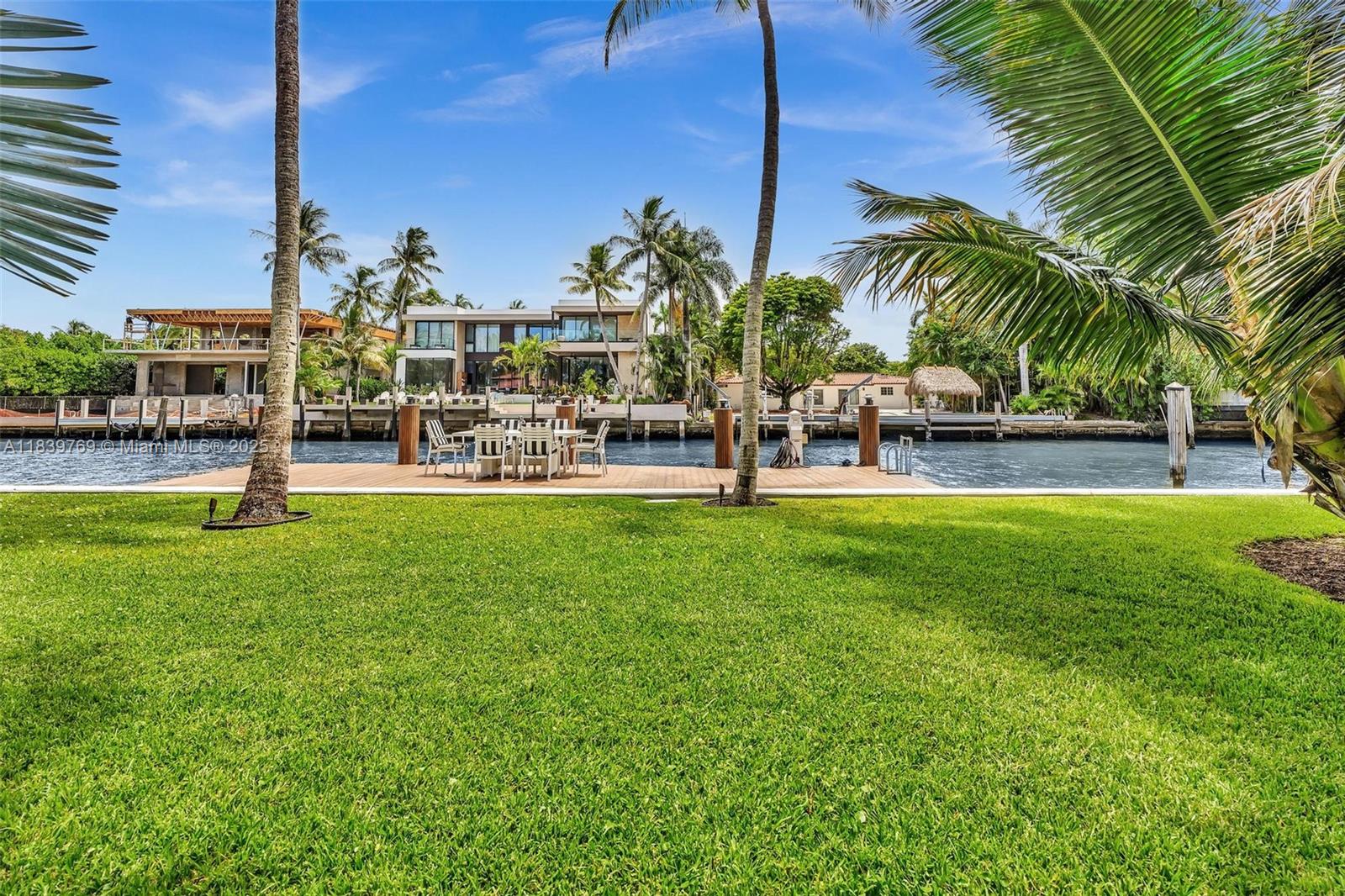 924 Belle Meade Is Dr Miami, FL 33138 924 Belle Meade Is Dr Miami, FL 33138