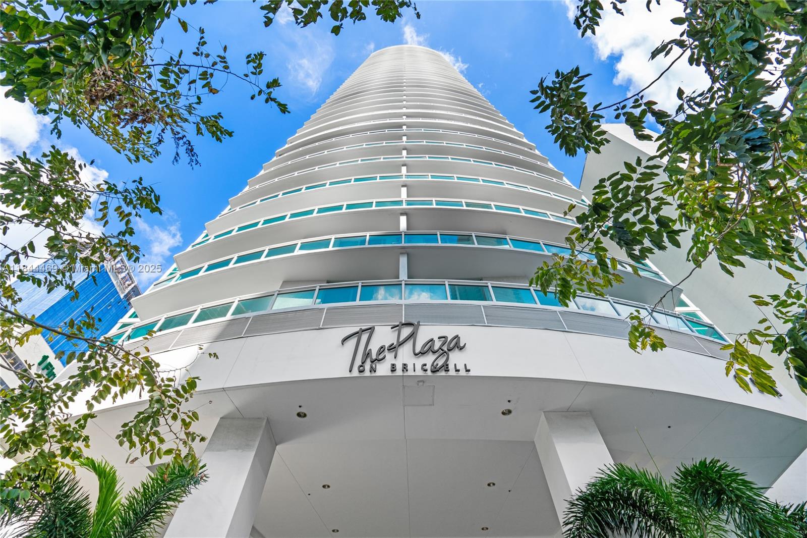 951 Brickell Ave #1505