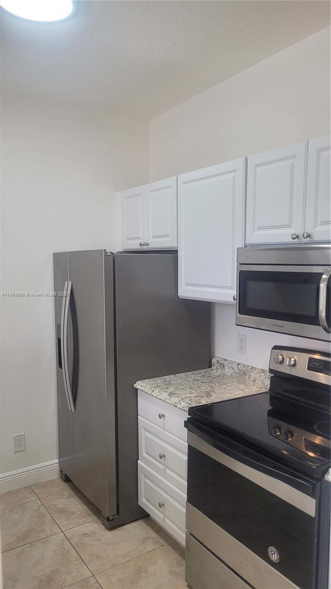 660 Cypress Clb Way #H11