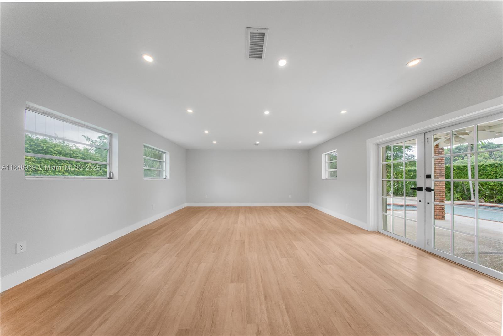 10420 SW 98th St Miami, FL 33176