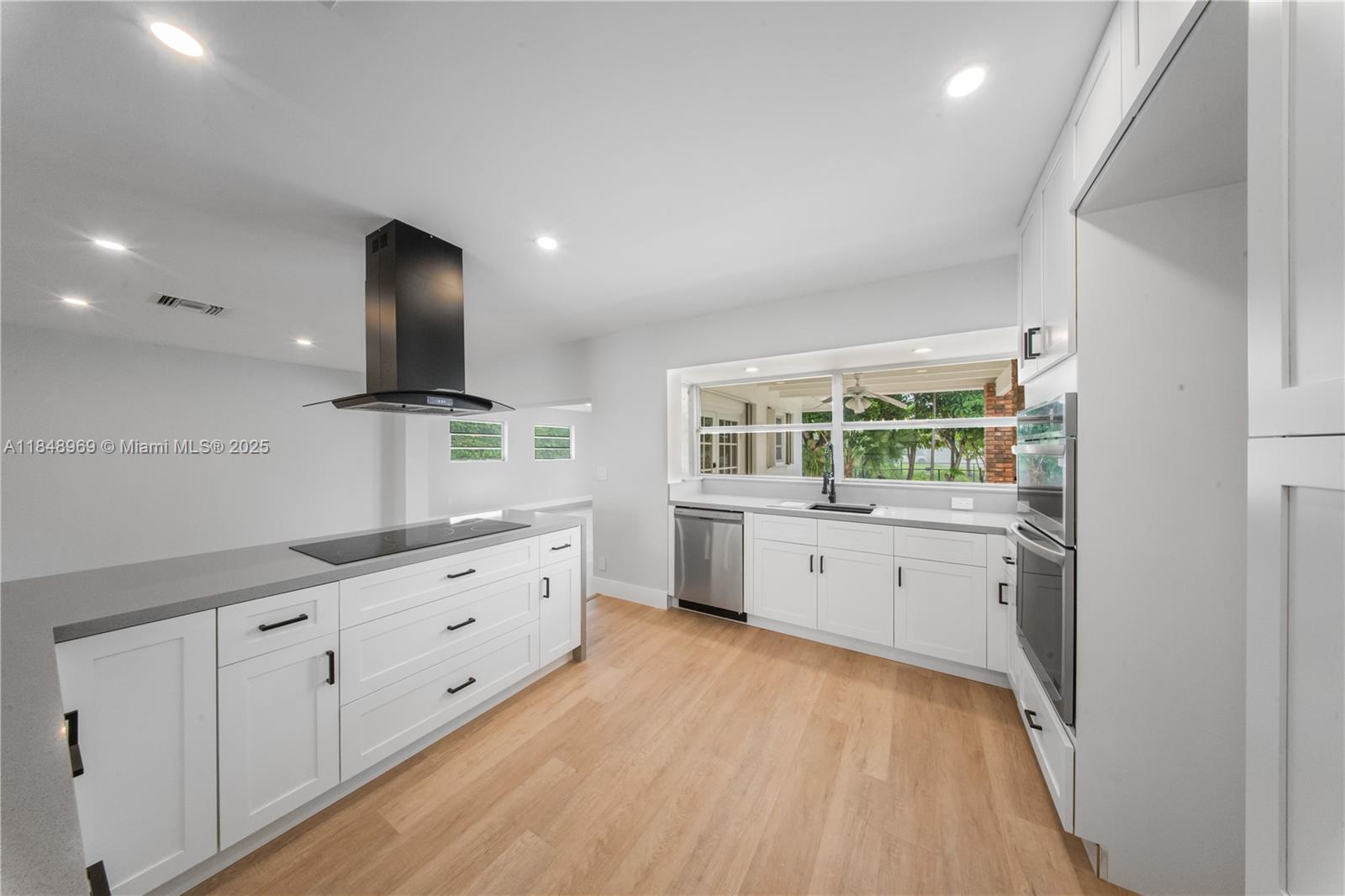 10420 SW 98th St Miami, FL 33176