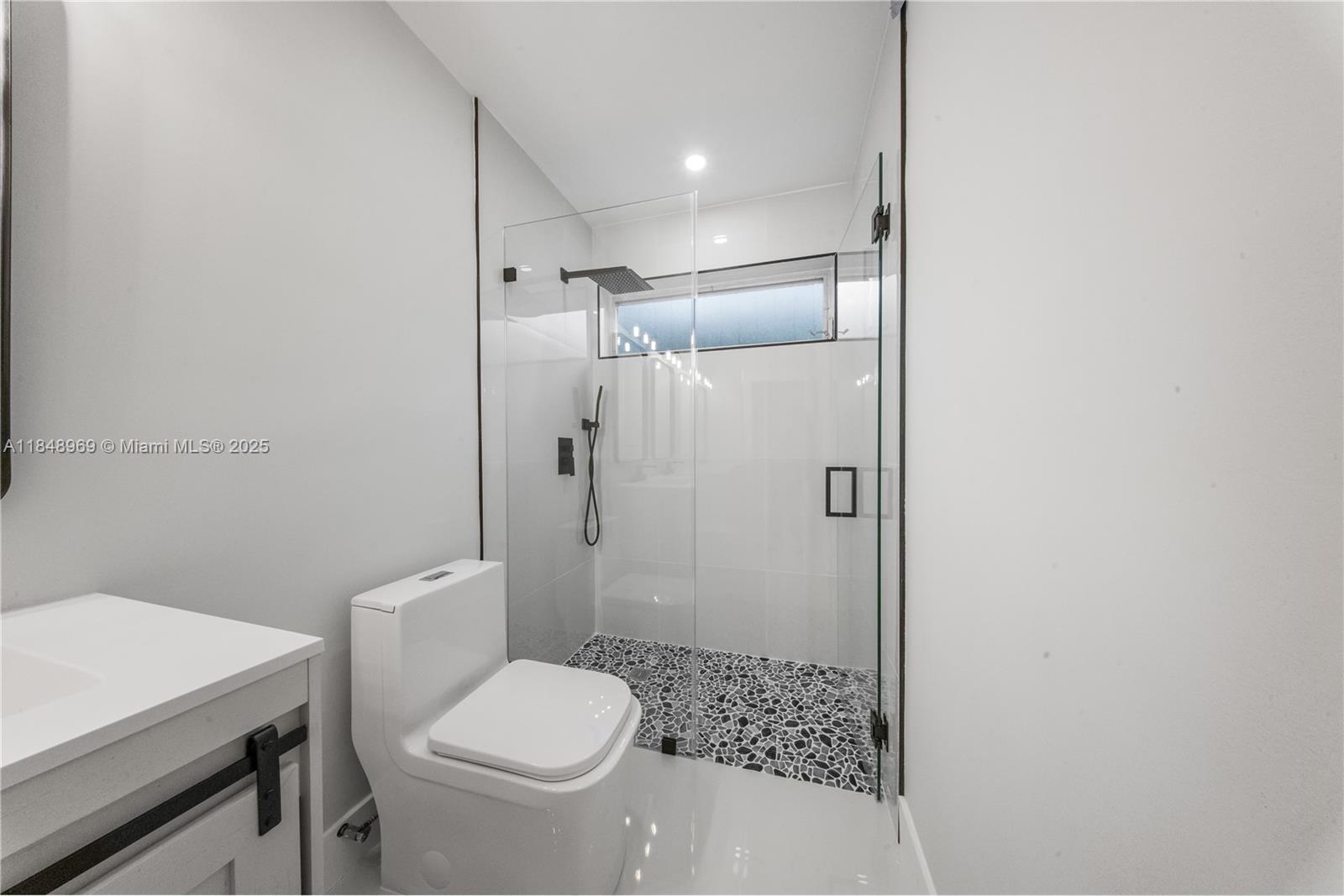 10420 SW 98th St Miami, FL 33176