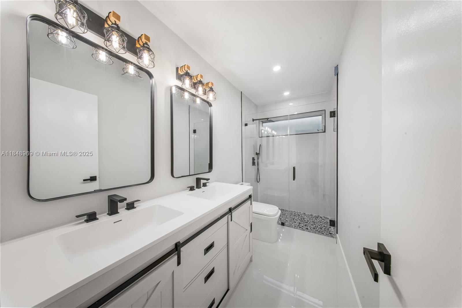 10420 SW 98th St Miami, FL 33176