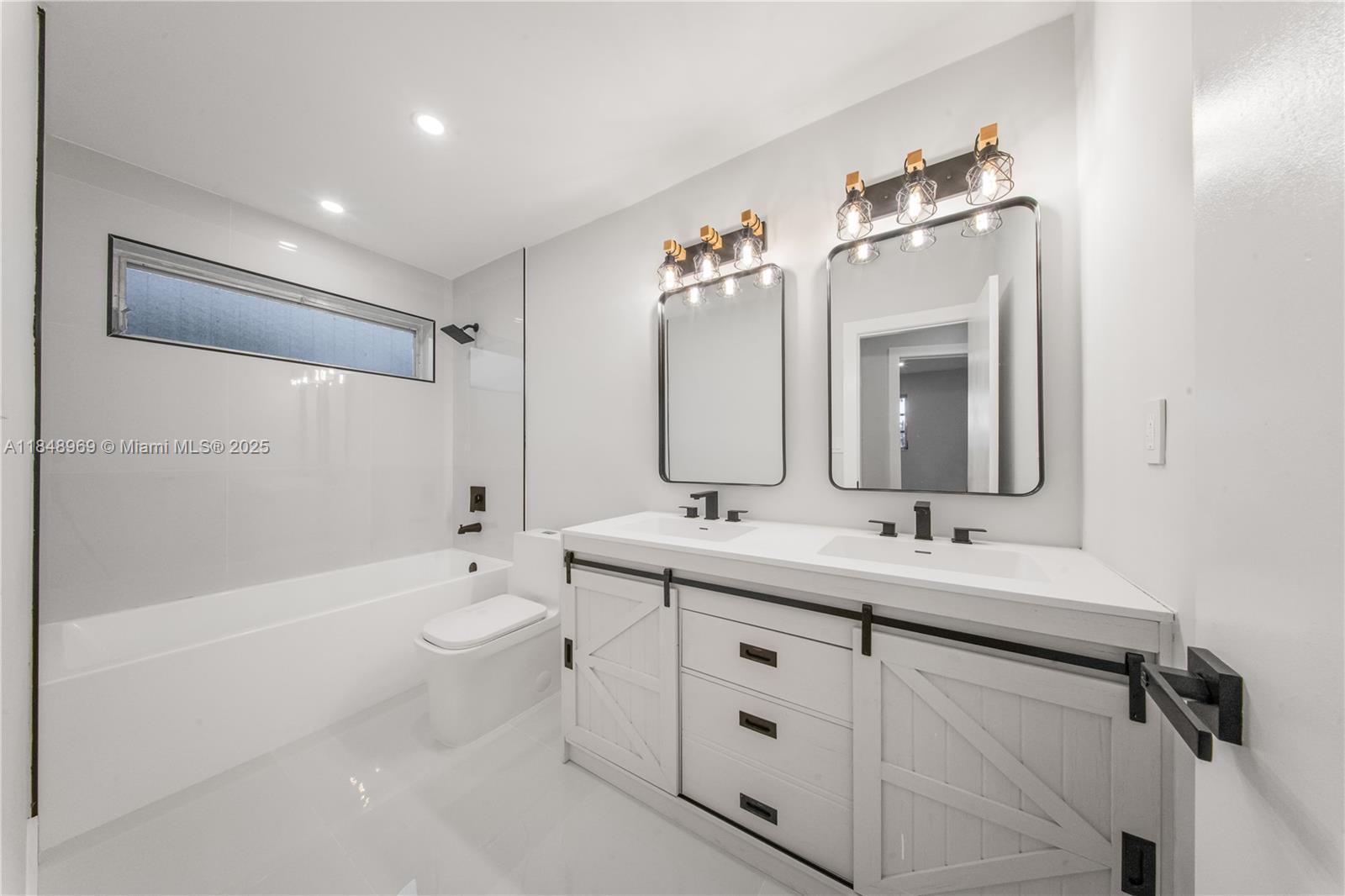 10420 SW 98th St Miami, FL 33176