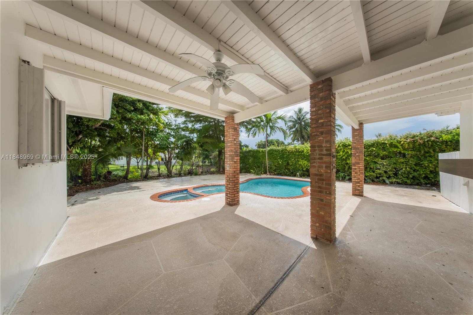 10420 SW 98th St Miami, FL 33176