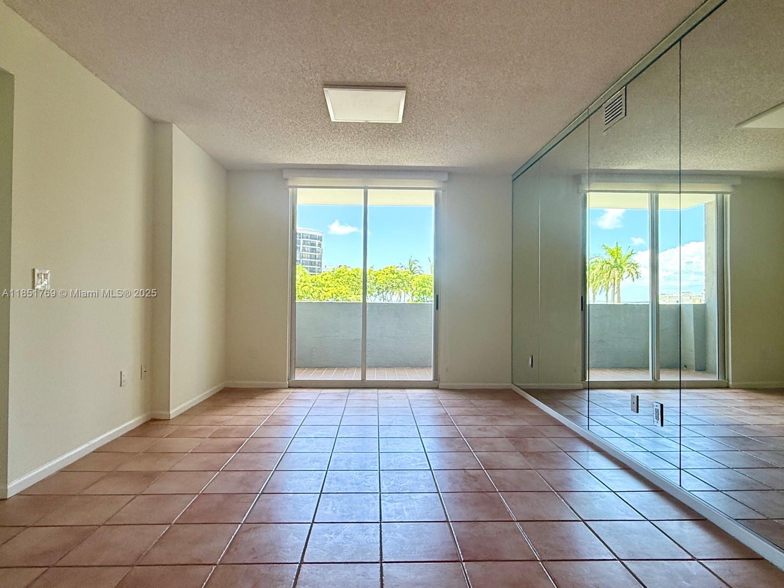 185 SE 14th Ter #906