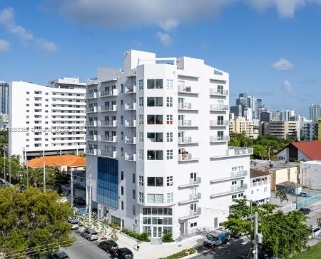 39 NW 7th Ave #606