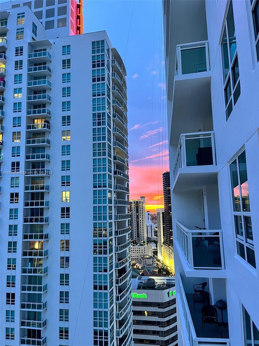 950 Brickell Bay Dr #3009
