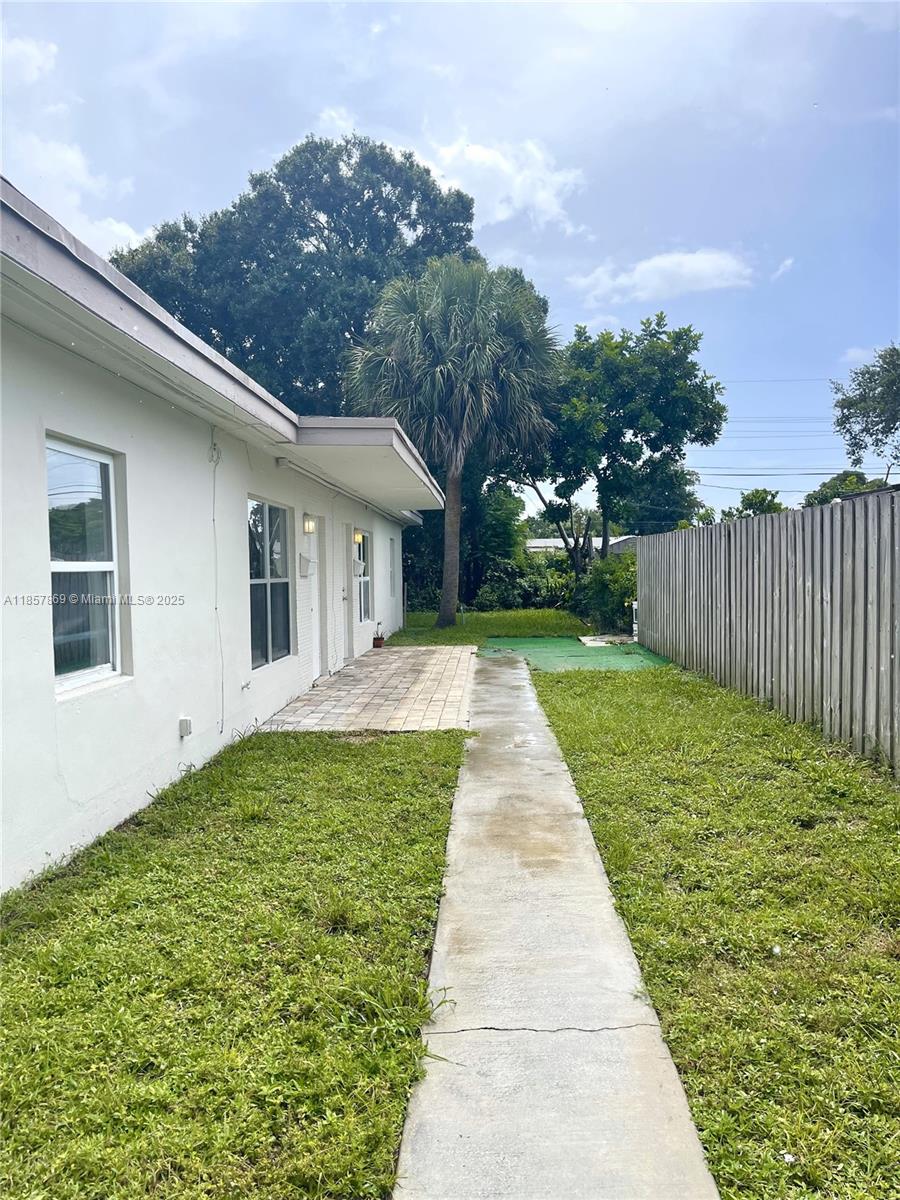 1004 SW 24th Ave #2-East