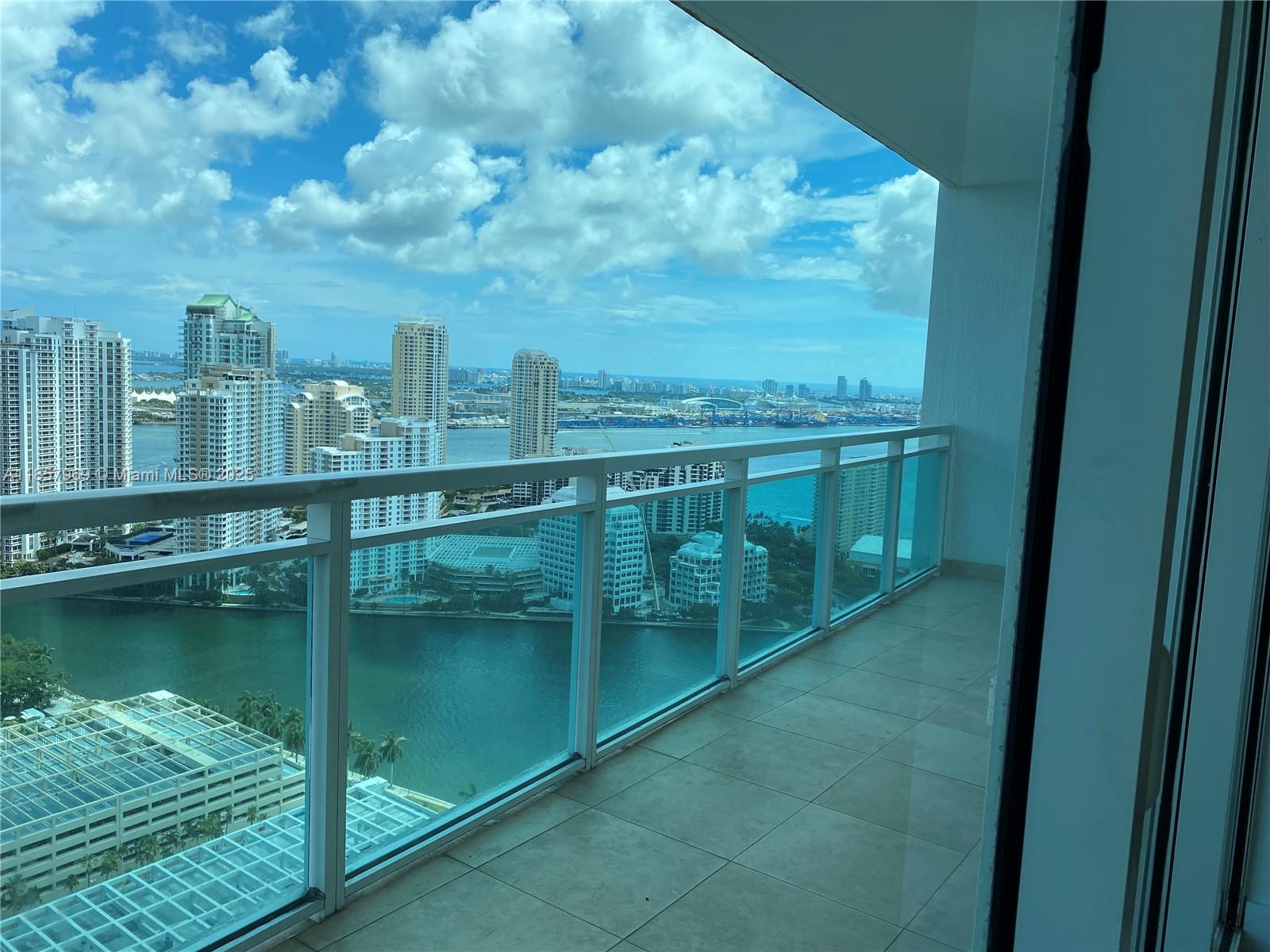 950 Brickell Bay Dr #3804