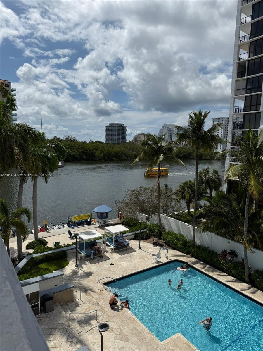2670 E Sunrise Blvd #303