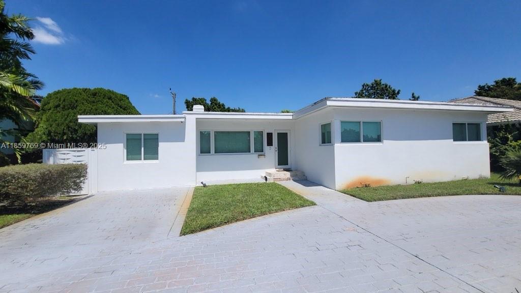725 Westward Dr