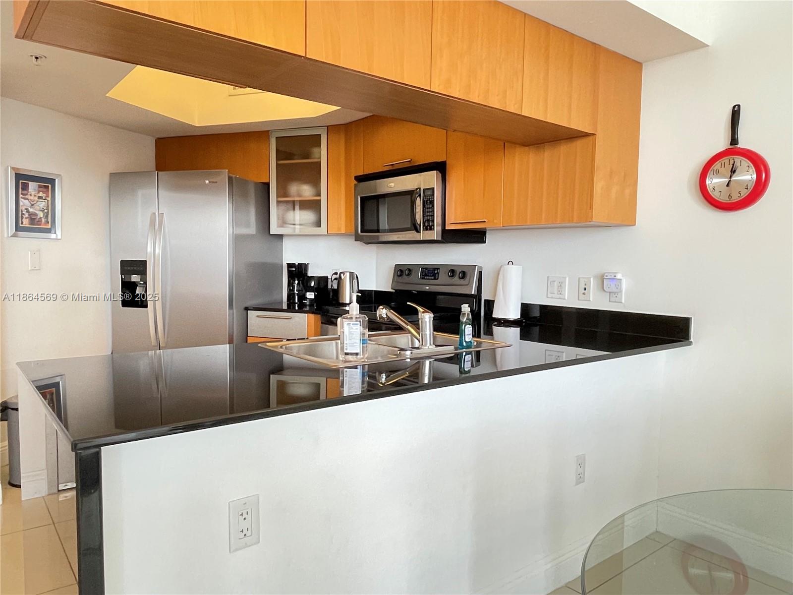 image Opera Tower Condo13