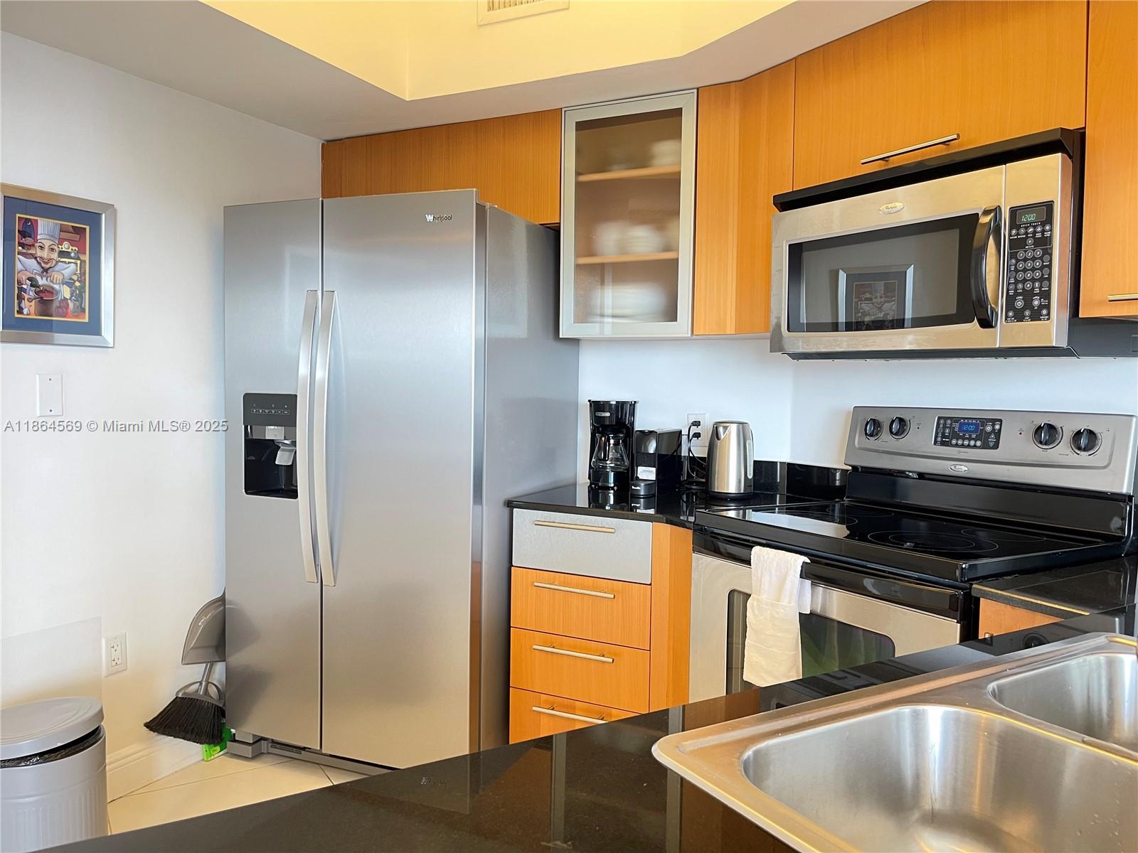 image Opera Tower Condo14