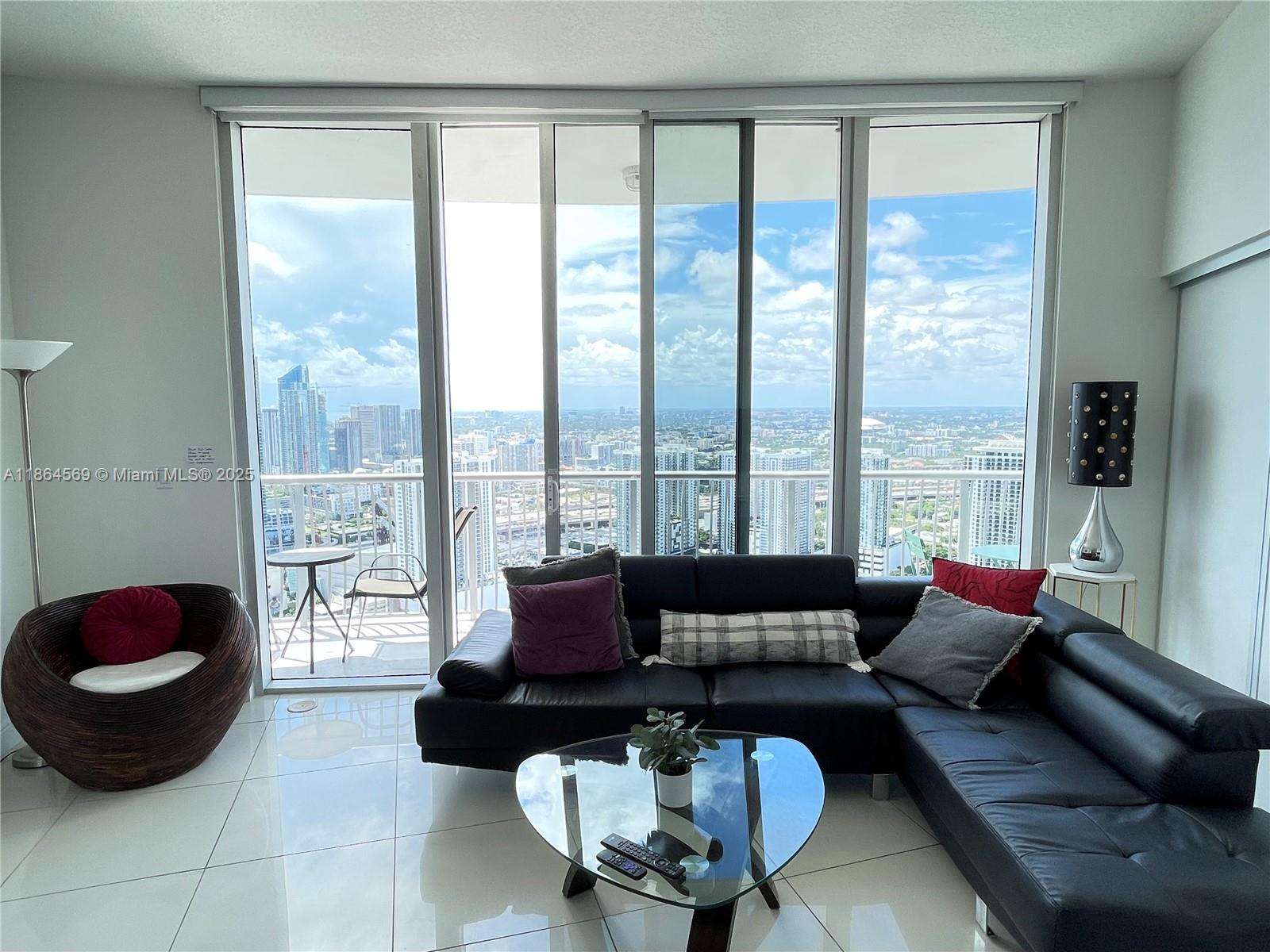 image Opera Tower Condo16