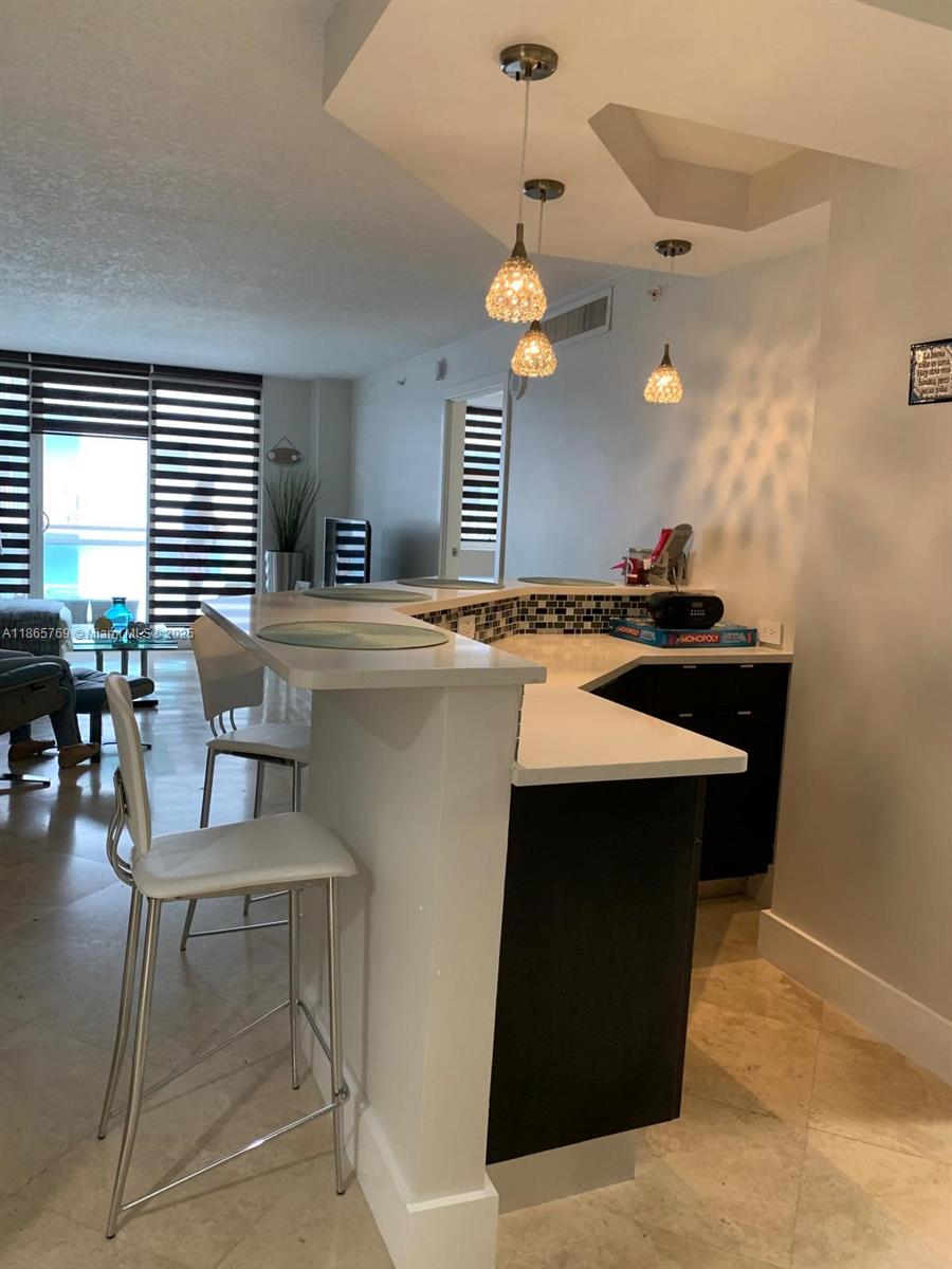 6917 Collins Ave #1510