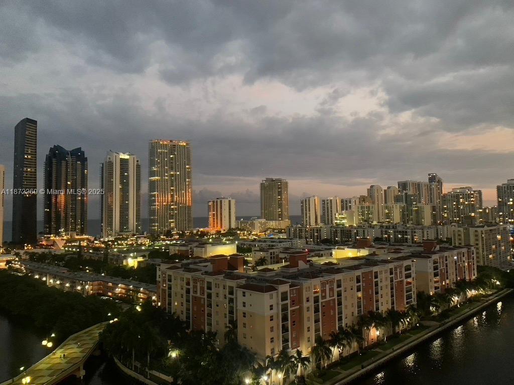 image Winston Towers 1001