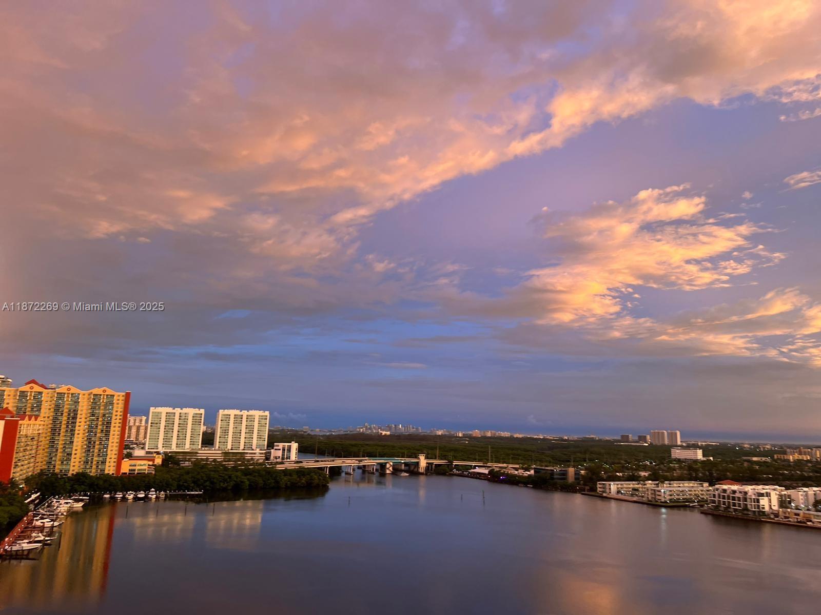 image Winston Towers 1004