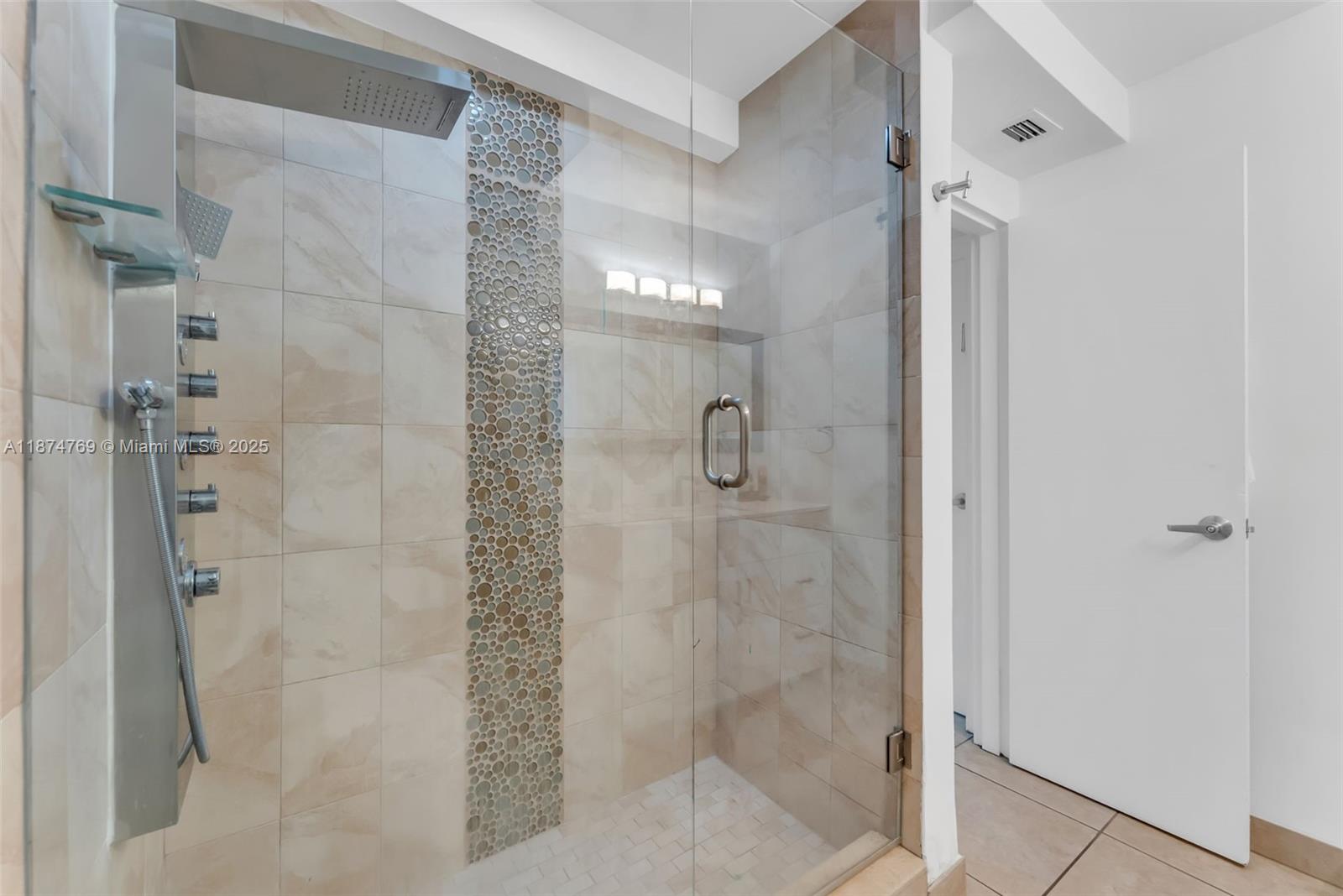 image SOUTH BAY CLUB CONDO10