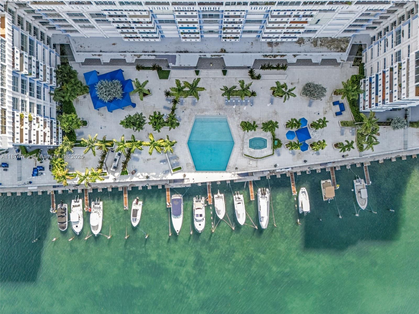 image SOUTH BAY CLUB CONDO14