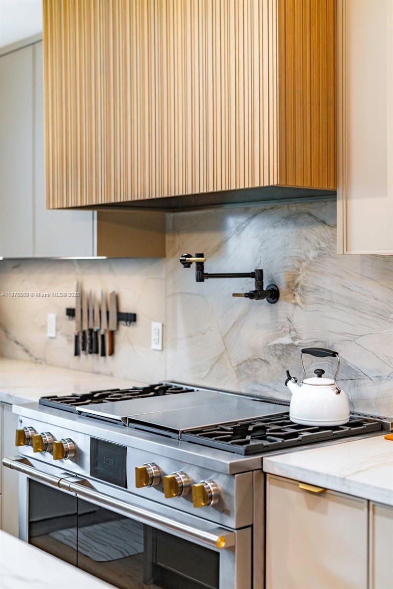 10560 NE 2nd Ct Miami Shores, FL 33138