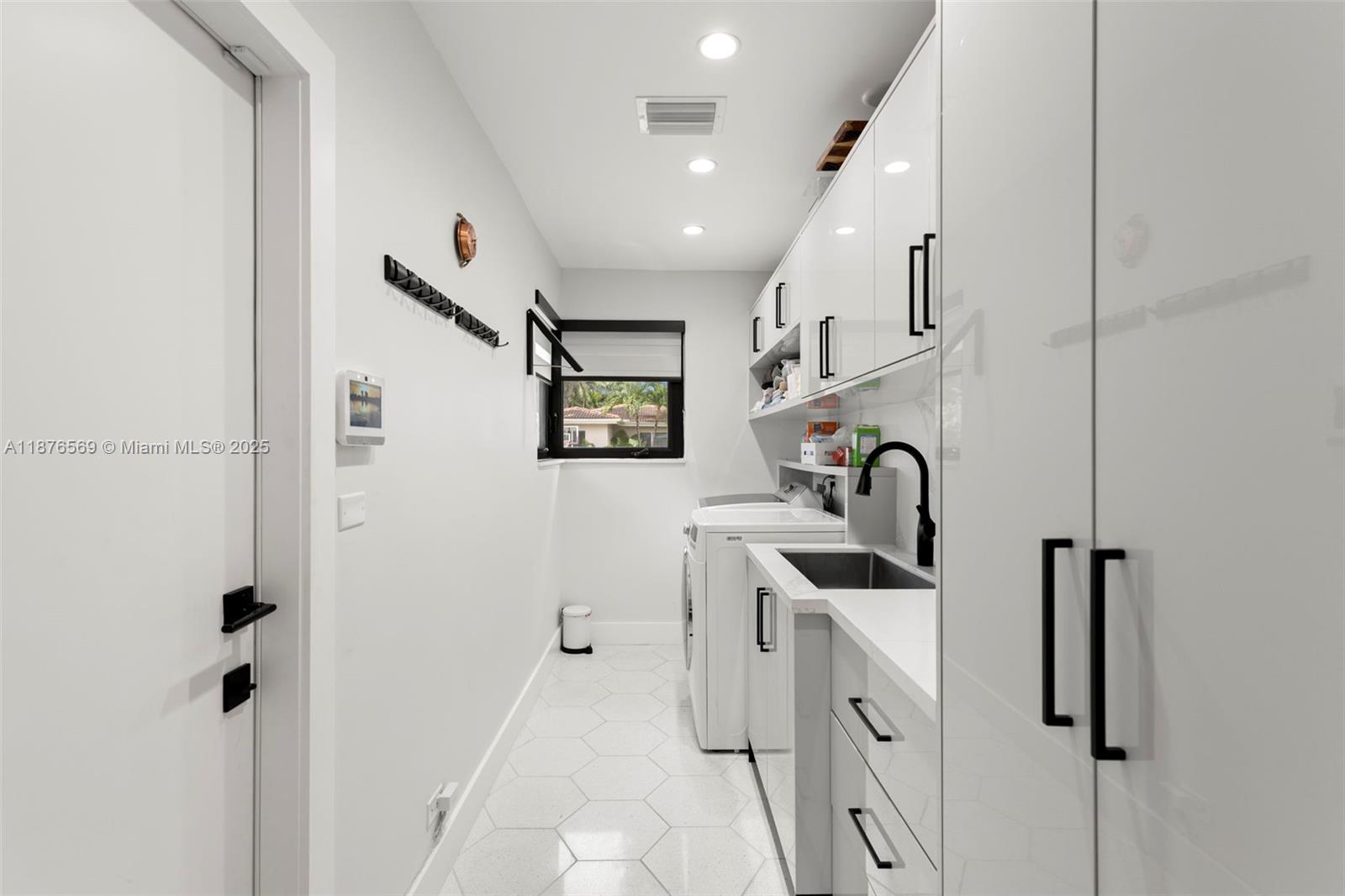 10560 NE 2nd Ct Miami Shores, FL 33138