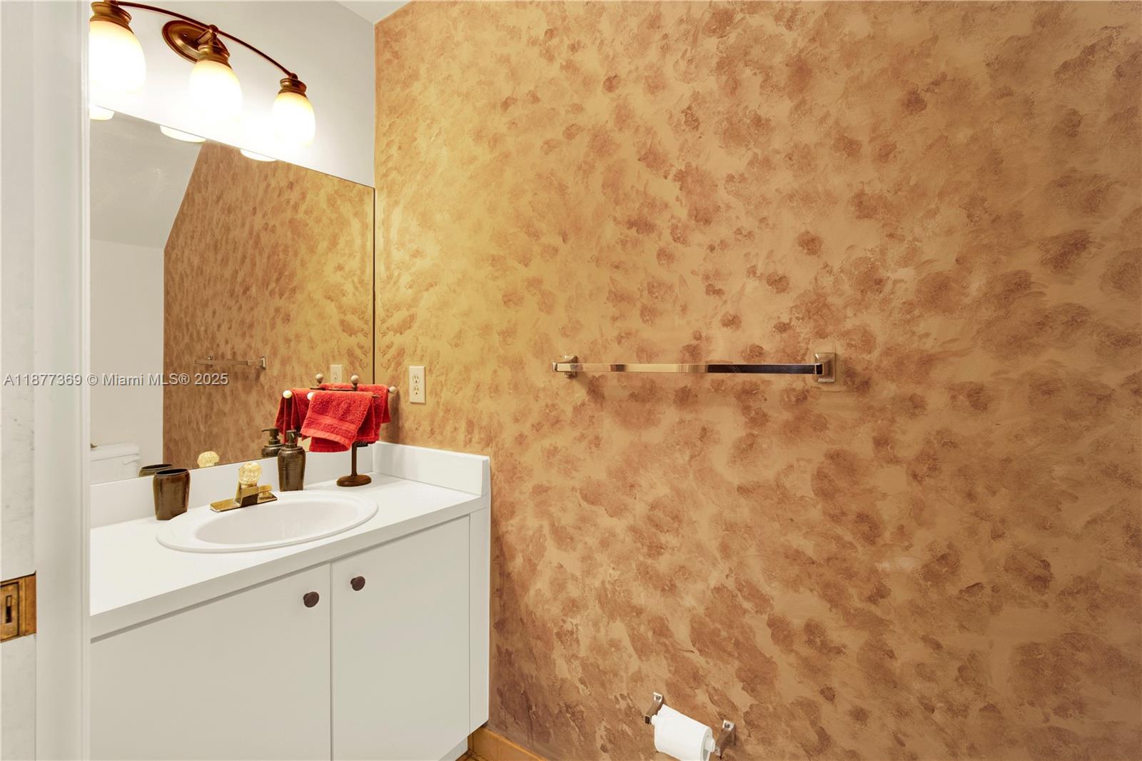 8210 NW 10th St #14,Miami, FL 33126