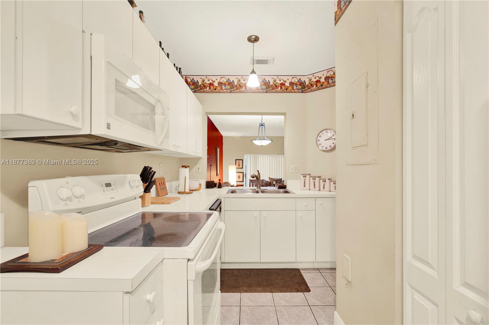 8210 NW 10th St #14,Miami, FL 33126