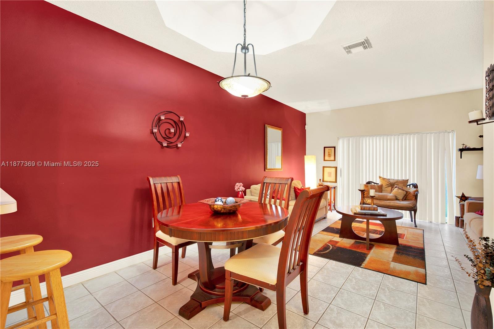 8210 NW 10th St #14,Miami, FL 33126