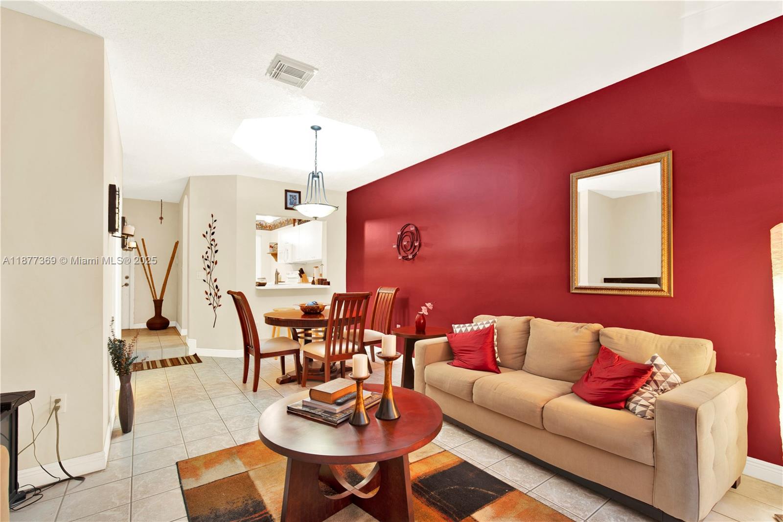 8210 NW 10th St #14,Miami, FL 33126