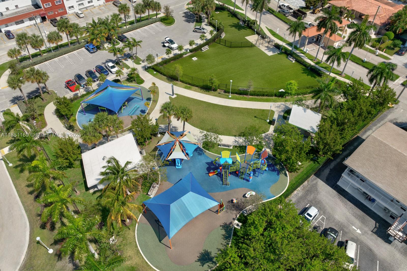 496 Holiday Dr Hallandale Beach, FL 33009